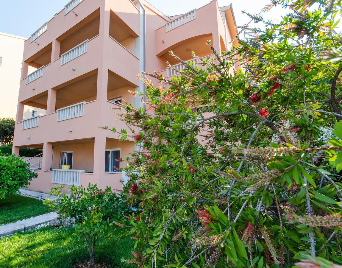 Villa Tonina โตรกีร์ ภายนอก รูปภาพ